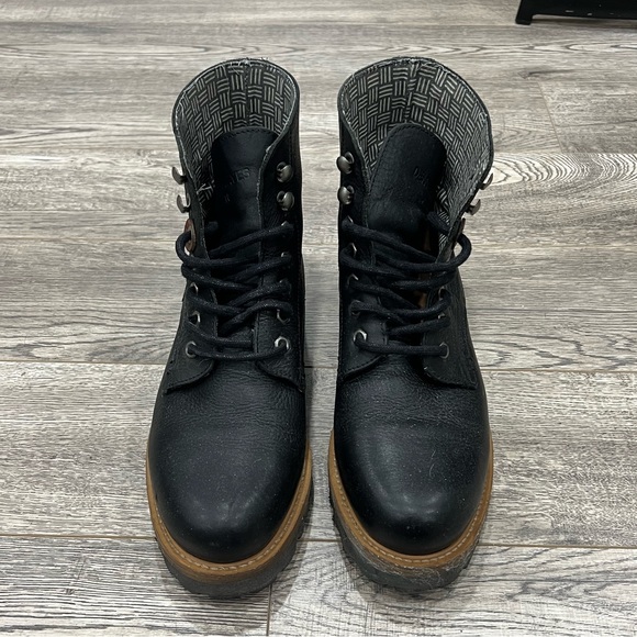 Denver Hayes Porto Boots - Picture 2 of 5